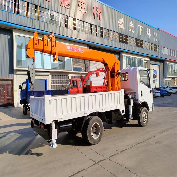 浑南区三轮随车吊定制 农用改装机自备吊中瑞长期出售